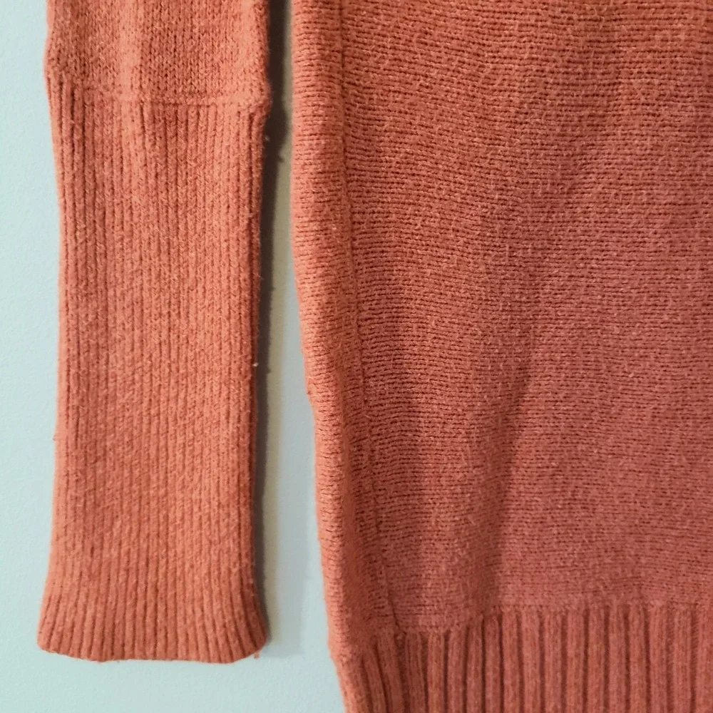 Vintage Hollister Y2K Sweater Medium V-Neck Xtra Long Sleeves Deep V Preppy Fall